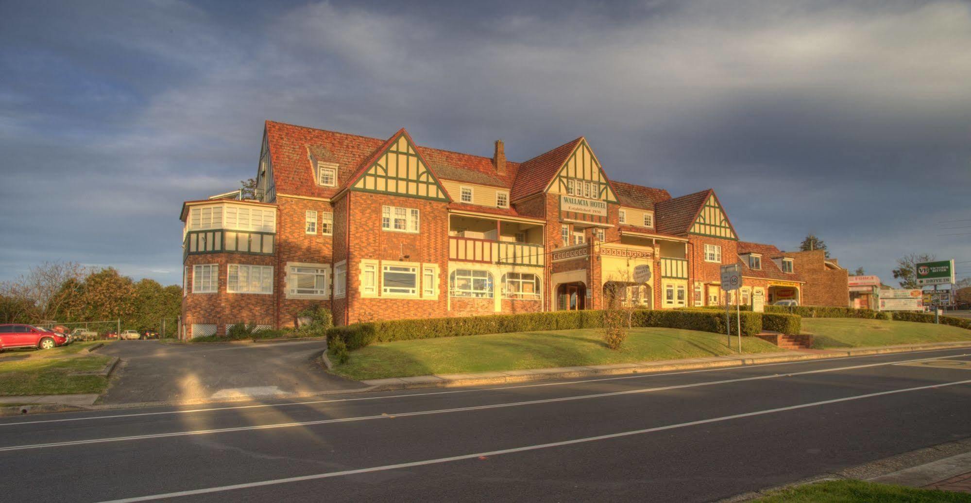 Wallacia Hotel Exterior photo